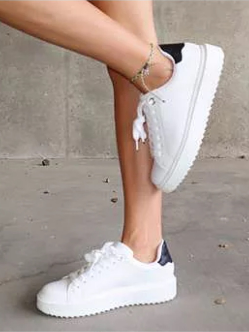 Steve Madden Catcher White Platform Lace up Sneaker  Black Heel Accent Sz 7.5 - Picture 2 of 10